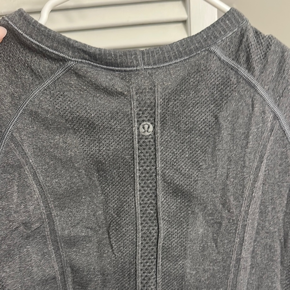 Lulu Gray Women's Top - Picture 2 of 2